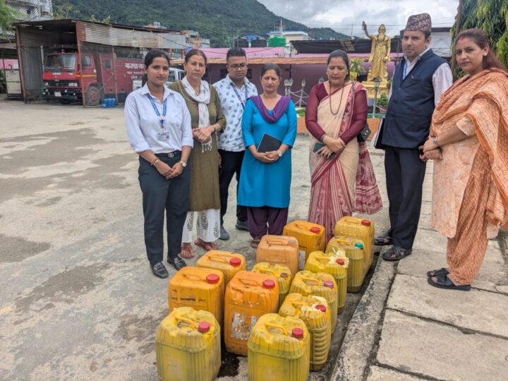 दमौलीमा विक्रीका लागि ल्याइएको १३ ग्यालिन चुक अमिलो अखाद्य भएपछि बरामद