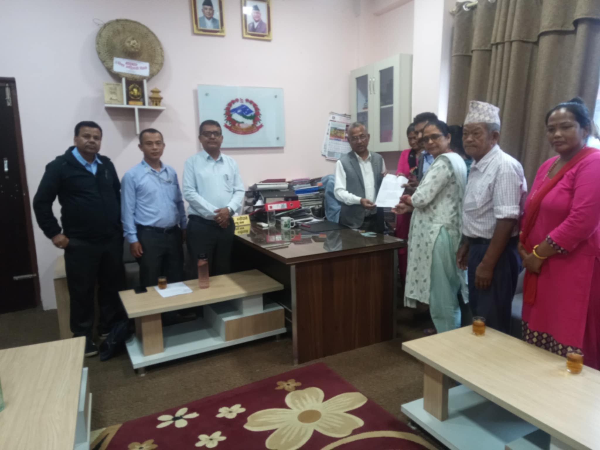 अपाङ्गता स्रोत कक्षाका कार्यरत आयाहरुले ब्यास नगर प्रमुखलाई बुझाए ध्यानाकर्षण पत्र