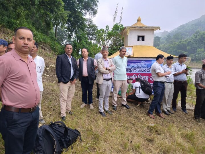 आदिकवि भानुभक्त आचार्यको १५७ औँ स्मृति दिवसमा भानुमा सरसफाइ तथा श्रद्धाञ्जलि कार्यक्रम सम्पन्न