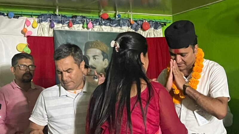 भानुका मितब्ययी हाकिम गौतम भण्डारीको बिदाइमा सबै भावुक