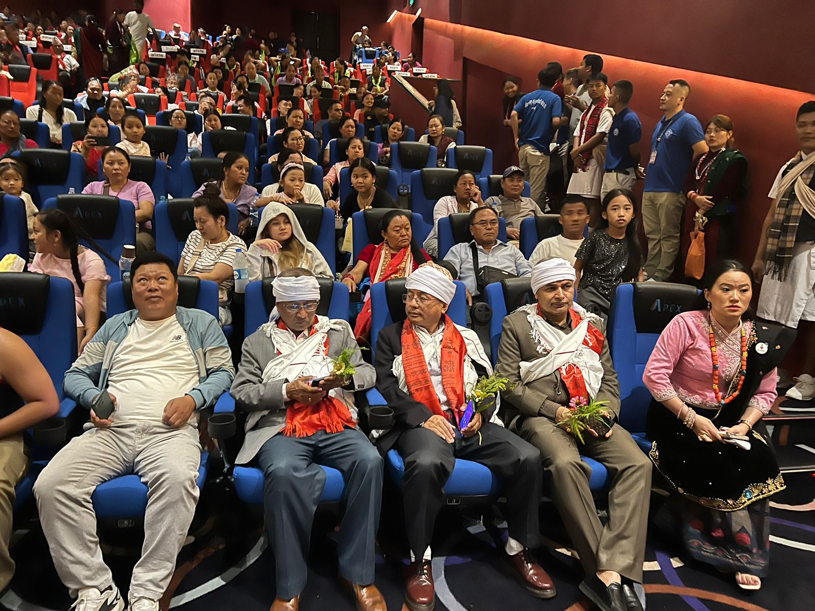 दमाैलीमा भएको गुरूङ फिल्म ” मुख्या ” काे प्रदर्शनीमा मन्त्री , मेयर लगायतको उपस्थिति