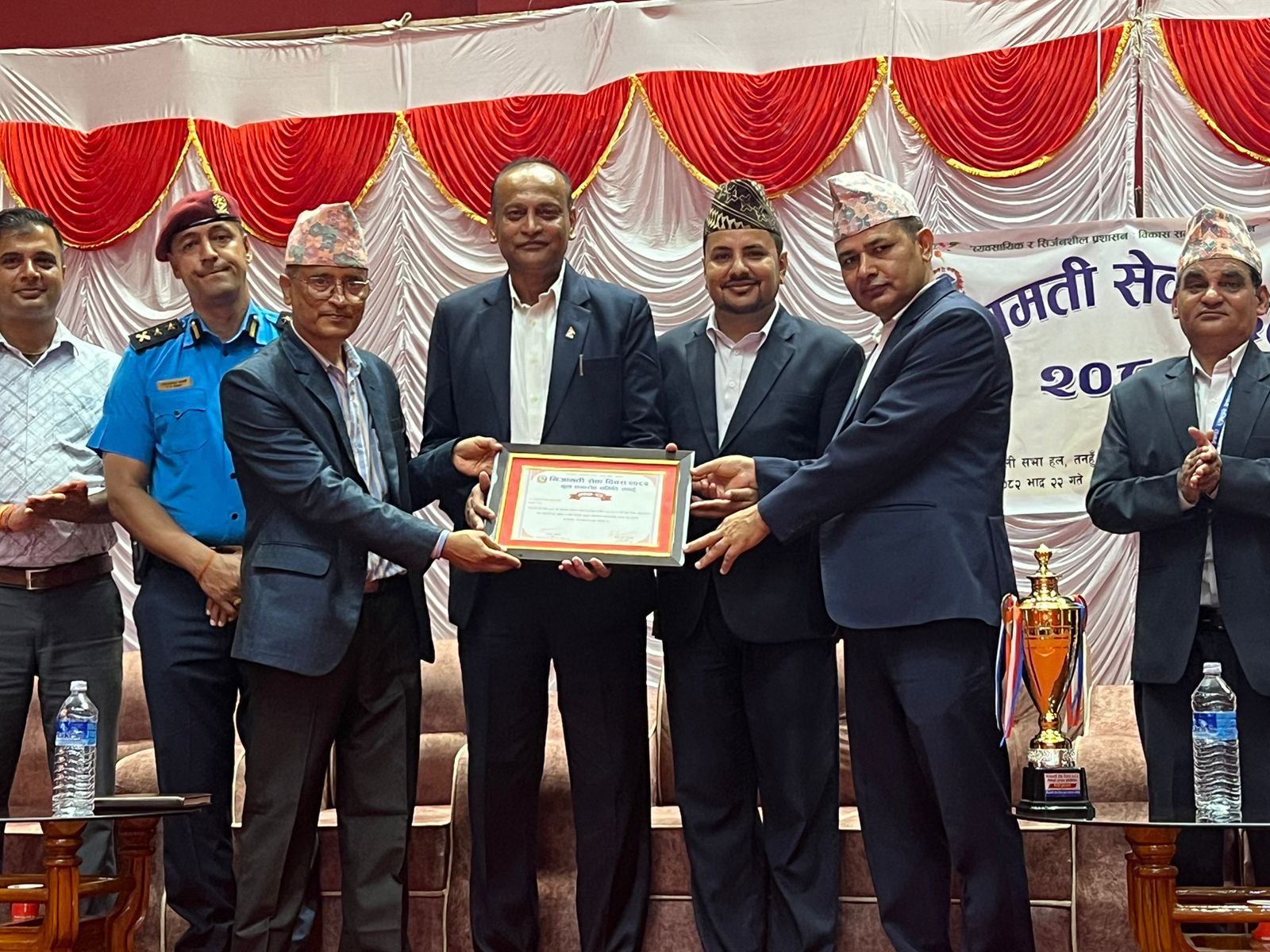 तनहुँमा विविध कार्यक्रमका साथ निजामती सेवा दिवस मनाइयो