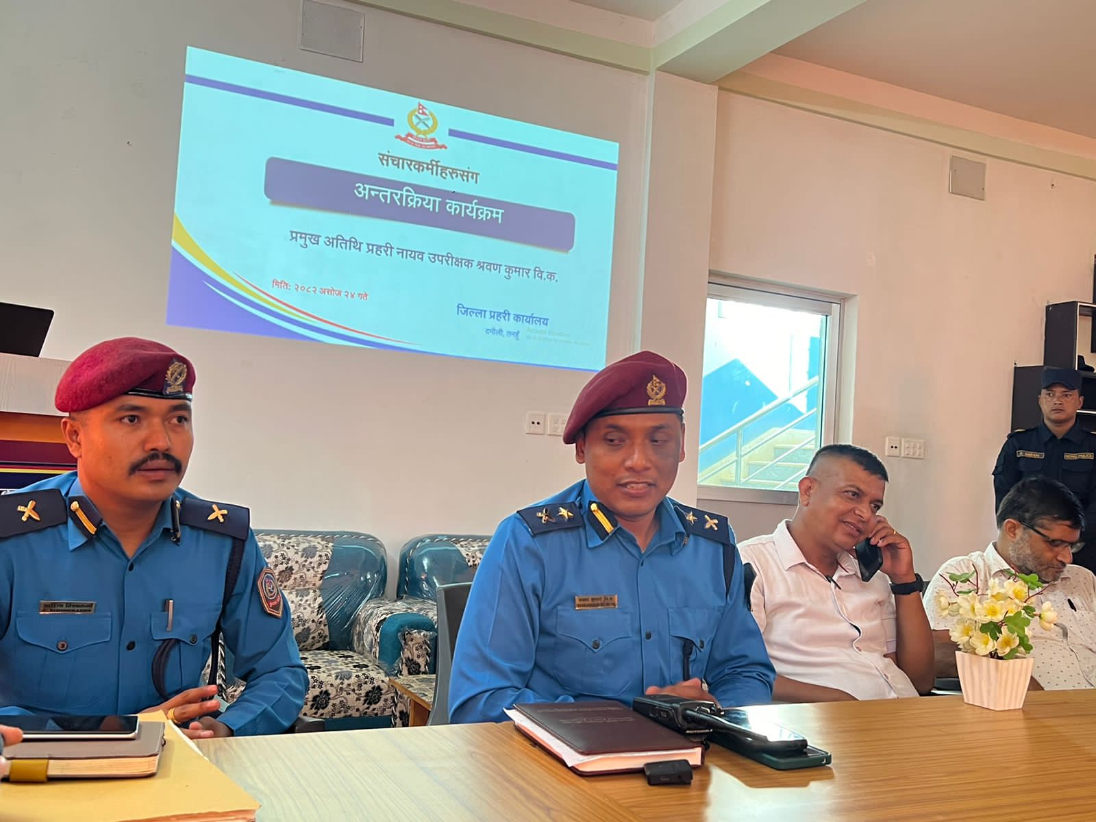 भर्खरै सरूवा भइ तनहुँ आएका डिएसपी बि.क.र पत्रकारबीच भेटघाट