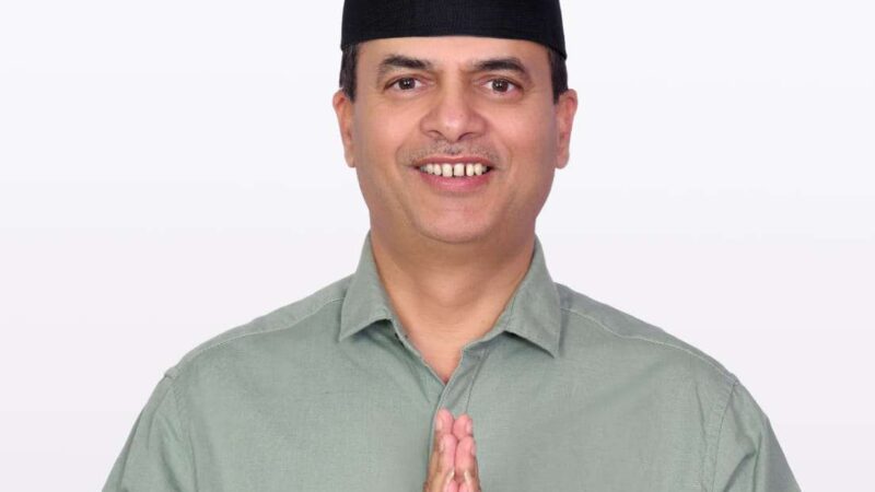 ईन्जिनियर न्याैपानेले ल्याए तनहुँ क्षेत्र नं २ का ६ वटा बिद्यालयमा स्मार्ट बोर्ड