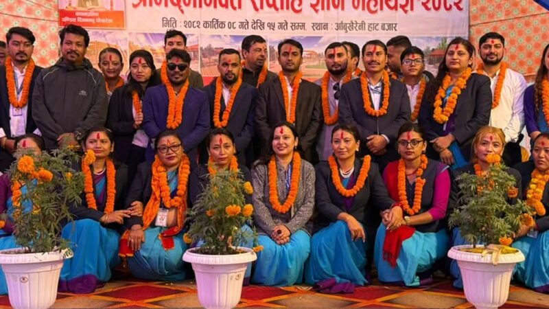 आँबुखैरेनीकाे महायज्ञमा गाउँपालिकाका कर्मचारीले गरे ५ लाख ५५ हजार ५५५ दान