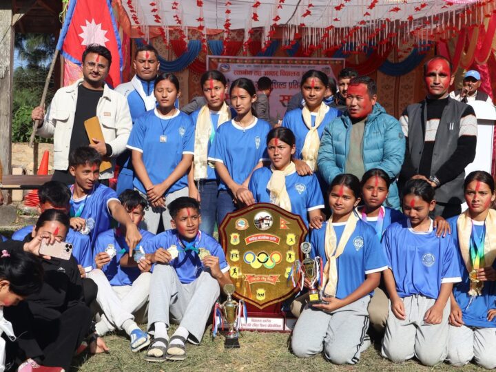 राष्ट्रपति रनिङ शिल्डकाे उपाधि पवित्रा मा वि लाई
