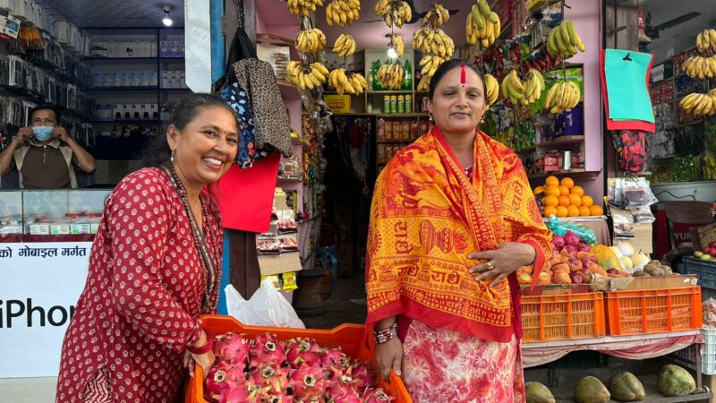 सबैभन्दा धेरै ड्रागन फ्रुट बेच्ने अञ्जनालाइ कल्पनाले गरिन् पुरस्कृत