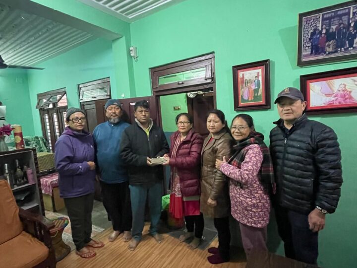 मृगौलाका बिरामी निर्बुका गुरूङलाइ तनहूँ समाज यूकेकाे २ लाख साठी हजार सहयोग