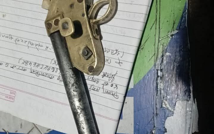 हतियारसहित आँबुखैरेनीबाट युवक पक्राउ