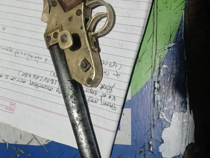 हतियारसहित आँबुखैरेनीबाट युवक पक्राउ