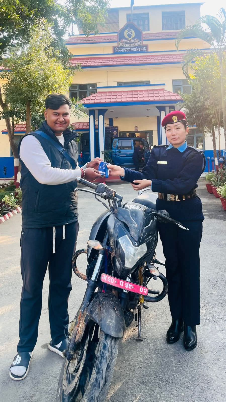 चोरी भएको मोटरसाइकल फेला पार्न तनहुँ प्रहरी सफल