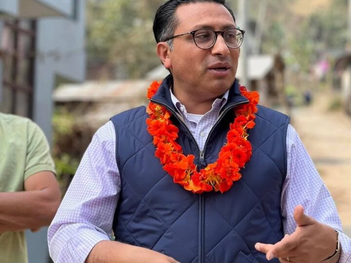 घरदैलोमा व्यस्त स्वर्णिम, समृद्ध तनहुँको प्रतिवद्धता !