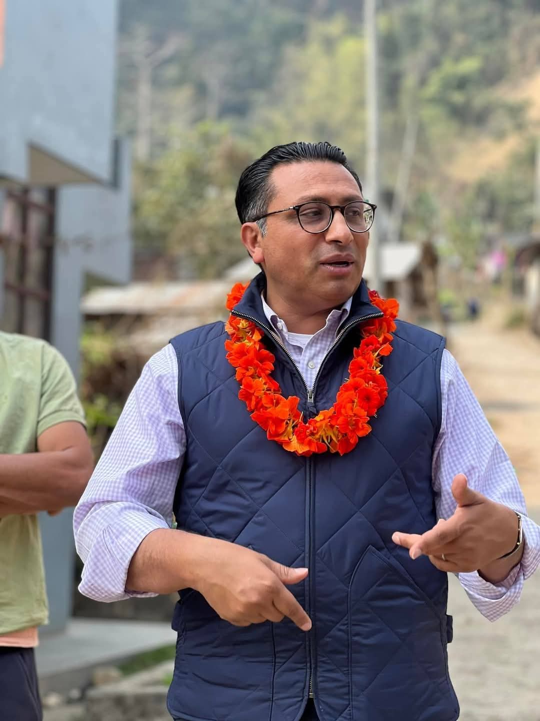 घरदैलोमा व्यस्त स्वर्णिम, समृद्ध तनहुँको प्रतिवद्धता !