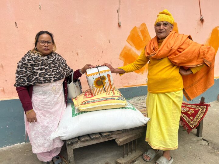 जन्मदिनमा दरैले गरिन् व्यास गुफामा सहयोग