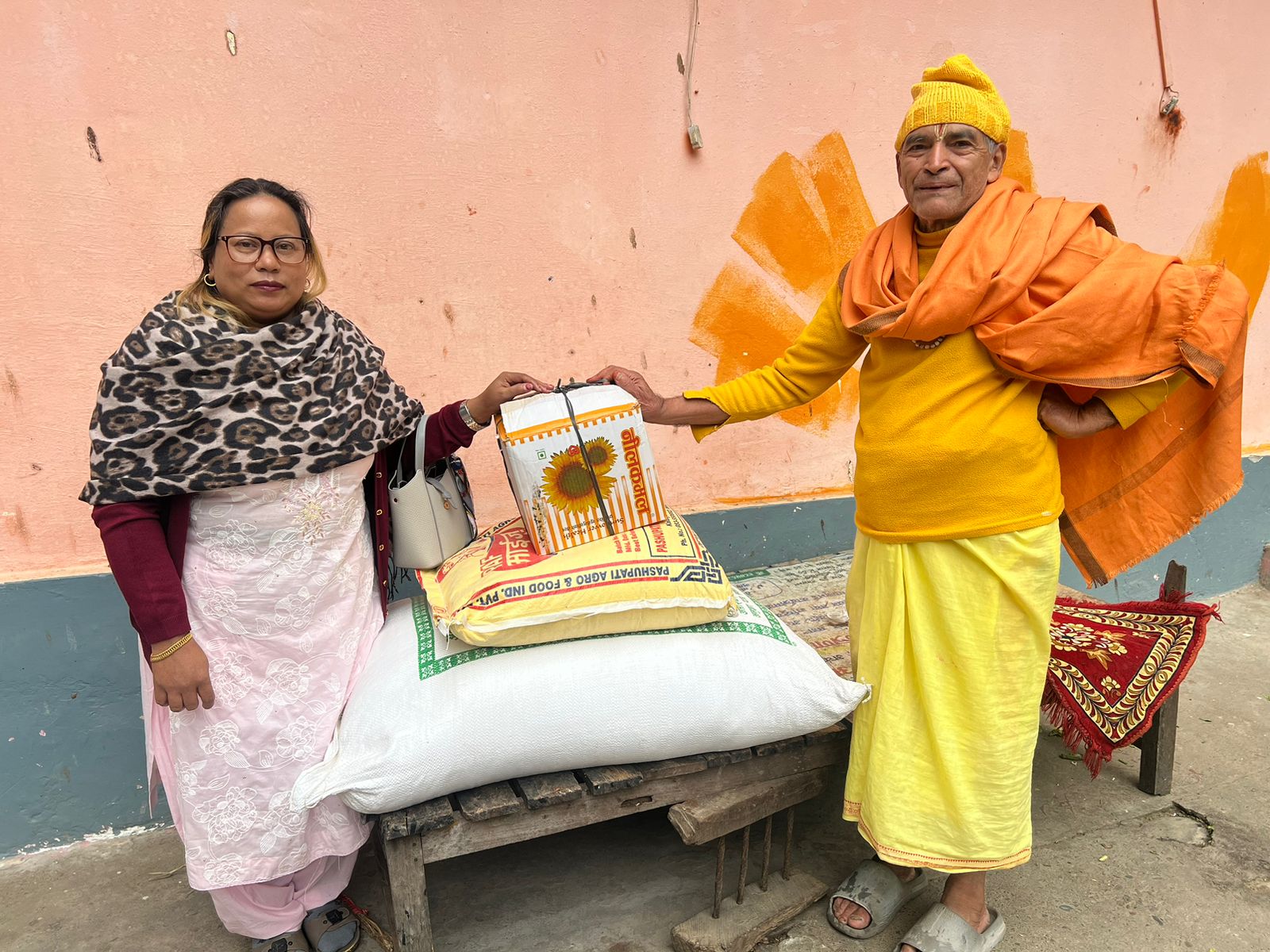 जन्मदिनमा दरैले गरिन् व्यास गुफामा सहयोग