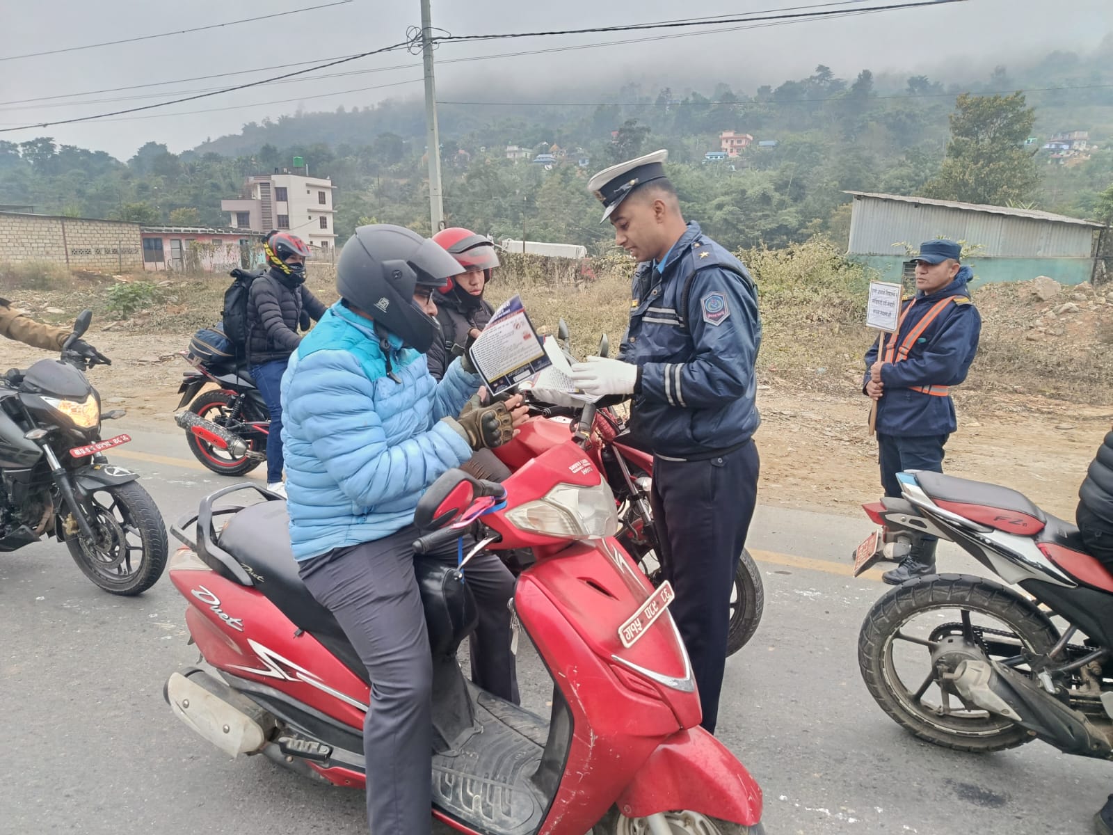 राजमार्गमा दुर्घटना बढेपछि तनहुँमा ट्राफिक सचेतना तथा तिव्र गति चेकिङमा कडाइ
