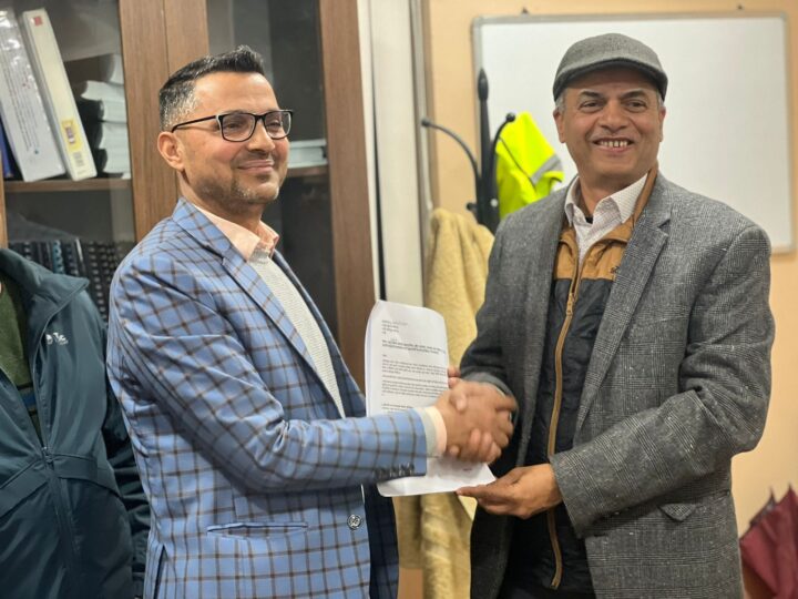 ईन्जिनियर न्याैपानेले विभिन्न माग सहित तनहुँ हाइड्रोमा बुझाए ज्ञापनपत्र