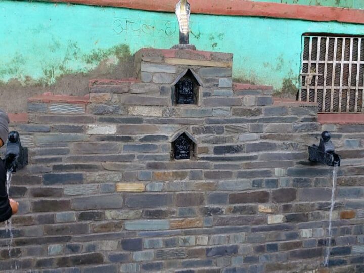 सशस्त्र प्रहरी बल मनकामना गणका इन्स्पेक्टर जिसीकाे नेतृत्वमा अर्चल धारा निर्माण