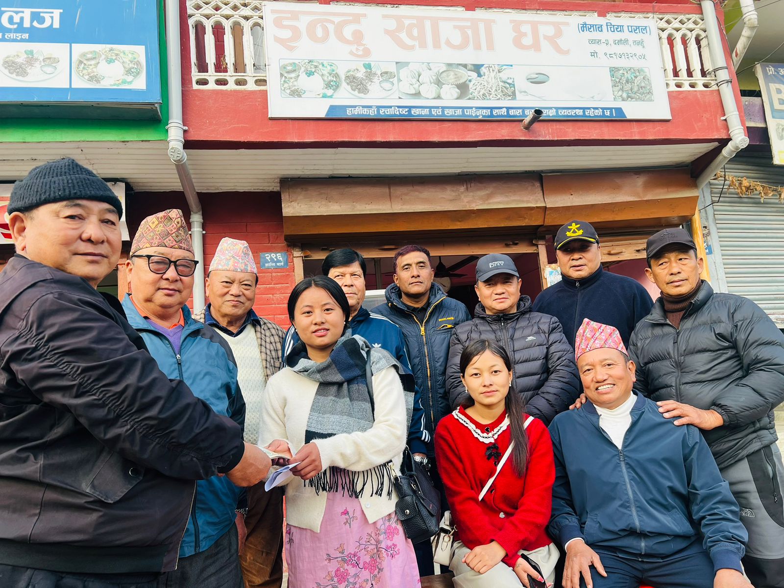 भुपु सैनिकद्वारा बिरामी उमाकाे उपचारको लागि आर्थिक सहयोग