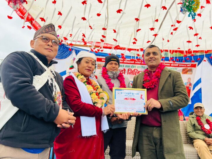 मिलिजुली कपका अवसरमा तनहुँ प्रेसका सम्पादक नहर्की र खनाल सहित ५ जना पत्रकार सम्मानित