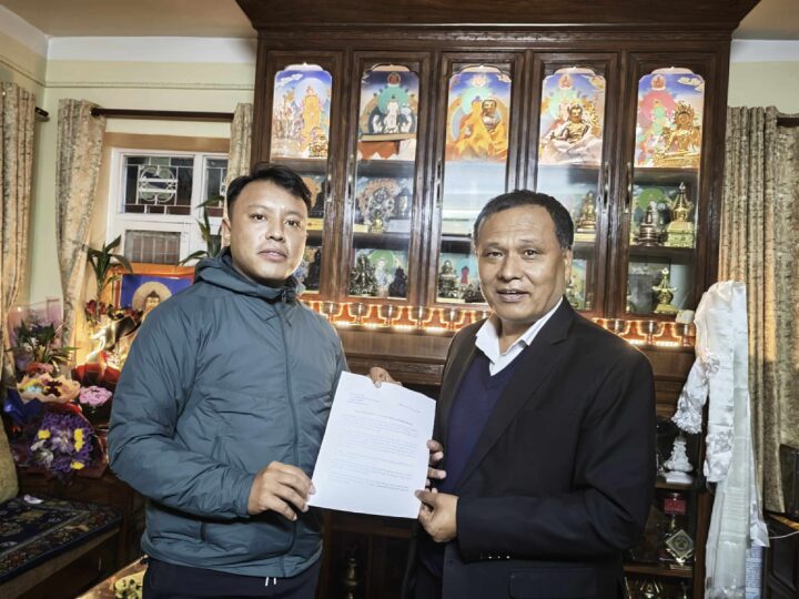 तनहुँकाे बिकास सम्बन्धमा शुक्लागण्डकीका युवा मनराजले बुझाए उर्जामन्त्रीलाइ ध्यानाकर्षण पत्र