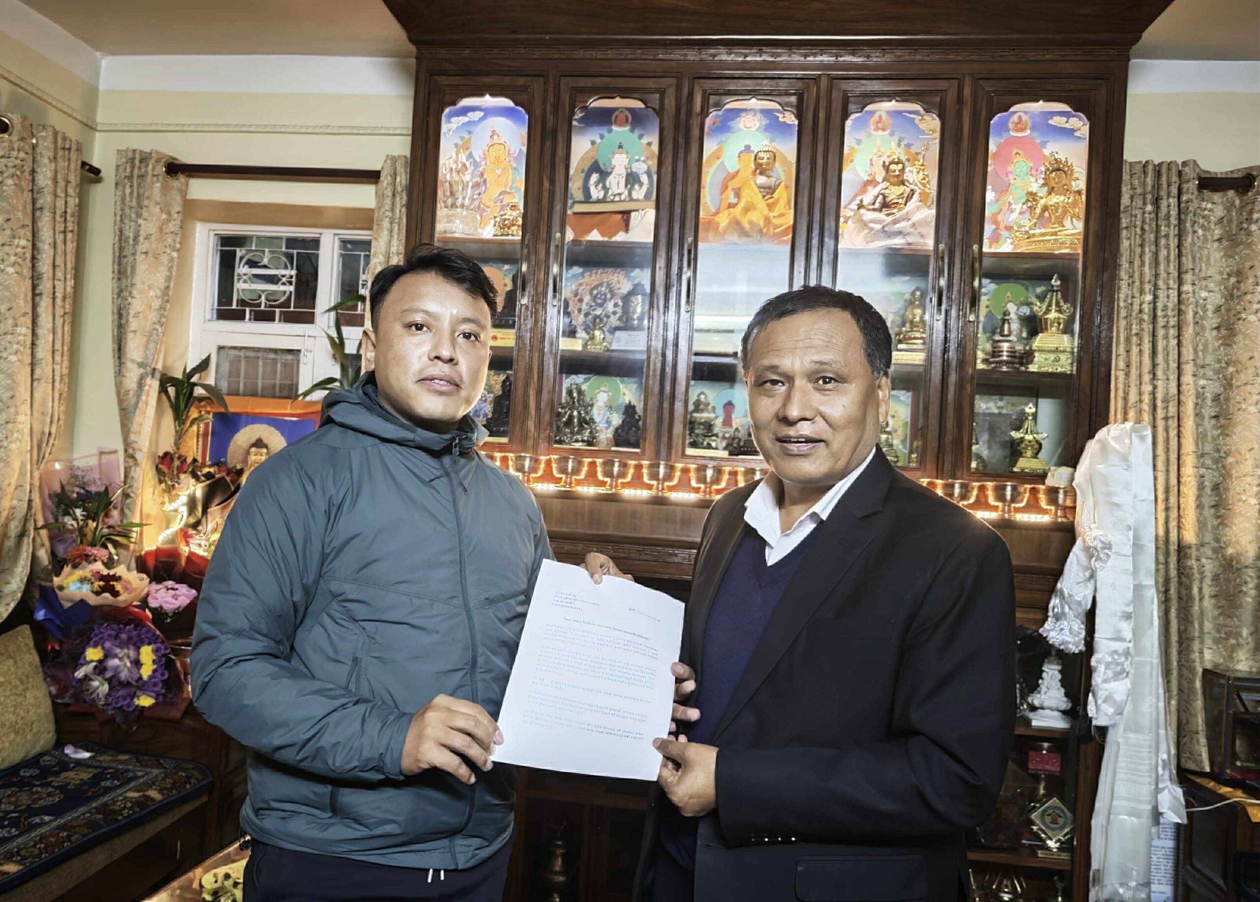 तनहुँकाे बिकास सम्बन्धमा शुक्लागण्डकीका युवा मनराजले बुझाए उर्जामन्त्रीलाइ ध्यानाकर्षण पत्र