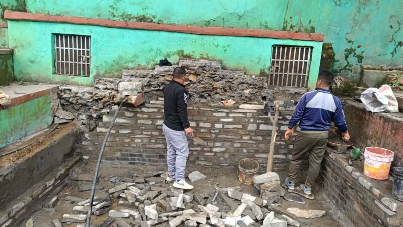 अर्चल धारामा ऐतिहासिक धारो निर्माण कार्य जारी