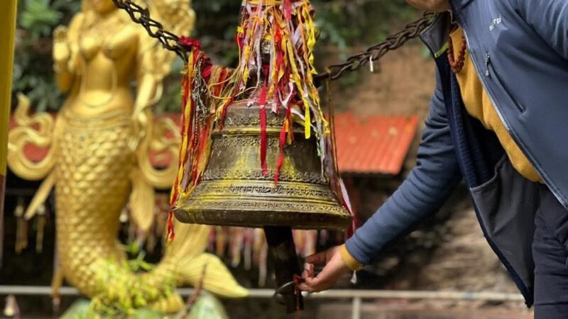 छाब्दी मन्दिरमा पूजा गर्दै स्वर्णिम वाग्लेको चुनावी अभियानको औपचारिक सुरुआत