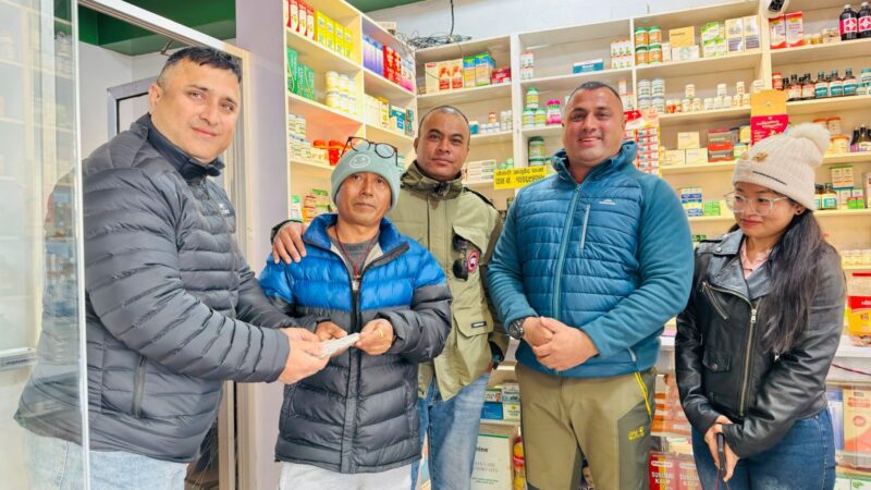 सेशेल्समा संकलित सहयोग रकम नेपालमा उपचाररत रमेश तामाङलाई हस्तान्तरण