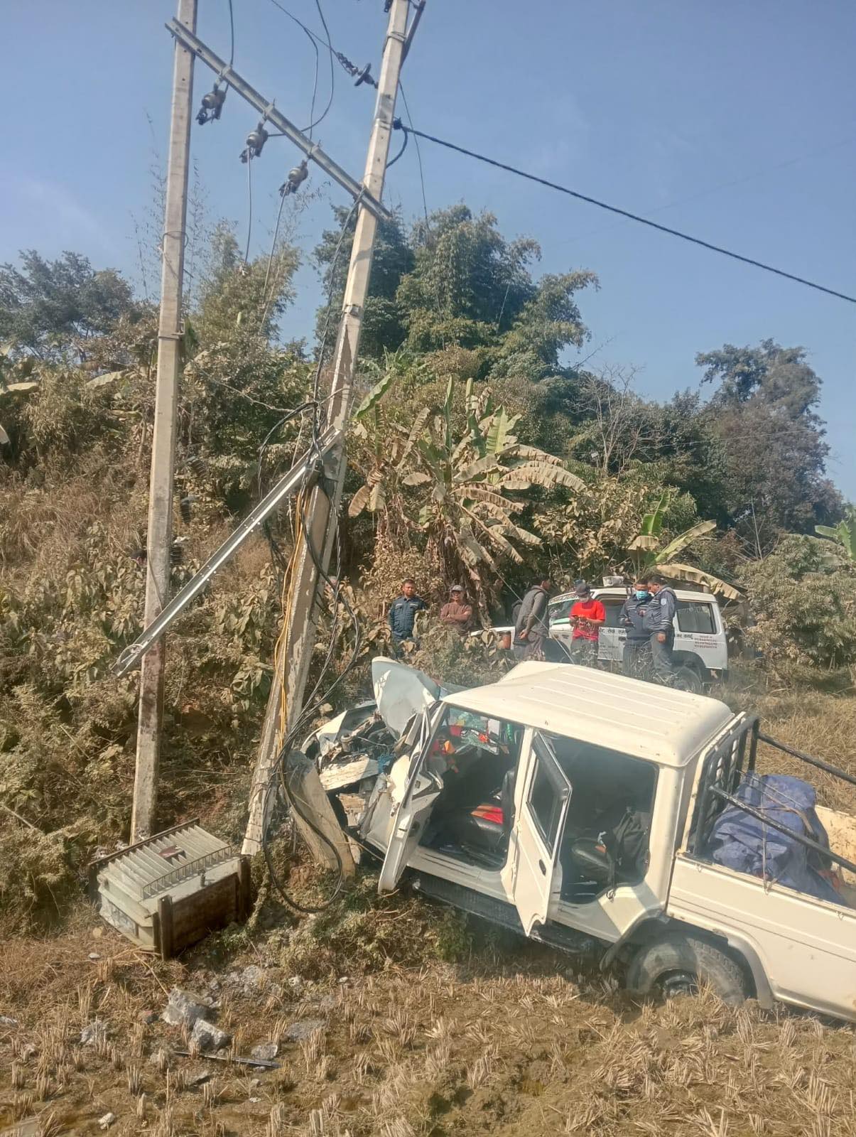 डुम्रे–बेशिशहर सडक खण्डमा बोलेरो दुर्घटना, विदेशी नागरिकसहित ५ जना घाइते