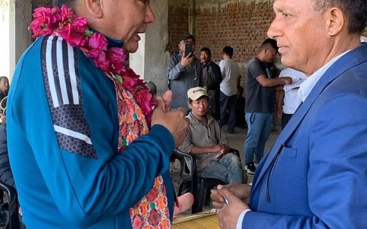 माओवादीका जिल्ला सदस्य डम्बर गुरुङ कांग्रेसमा प्रवेश