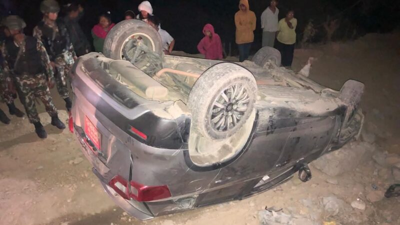 दमौली–मादी पुल नजिक कार दुर्घटना — सबै सकुशल !
