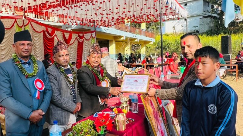आर्थिक अभावबीच उज्यालो सपना: जनगणपति माविका विद्यार्थी प्रिन्सलाई सरोजको अभिभावकत्व