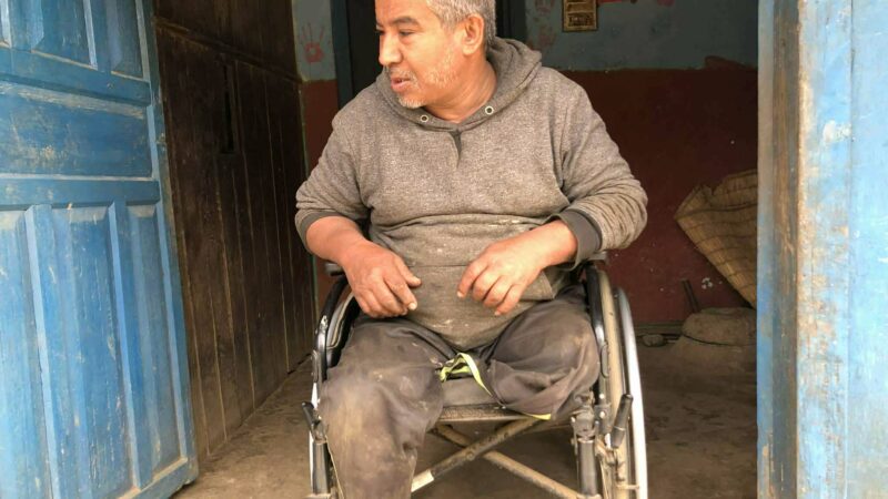 सङ्घर्षको ह्विलचियर, सफलताको उडान: बुद्धिकुमारको दृढताले फेरिएको परिवारको तस्बिर