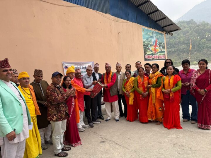 लोक दोहोरी स्थापना दिवसमा वाद्यवादन सामग्री हस्तान्तरण