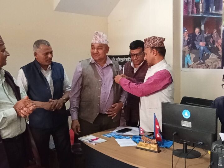 एमाले तनहुँमा ‘पहिरो’ : प्रभावशाली नेताहरू रास्वपामा प्रवेश , थप केही प्रवेशकाे तयारीमा !