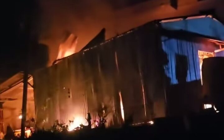 मानुङकोटकाे रिसोर्टमा आगलागी, करिब दुई लाख बराबरको क्षति