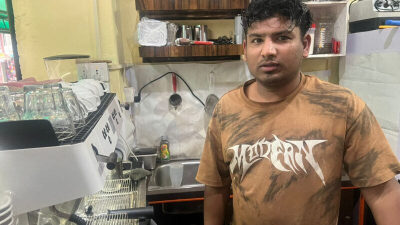 विदेशमा अनुभव बोकेर फर्किएका युवा रहमानले दमाैलीमा खोले कफी हाउस