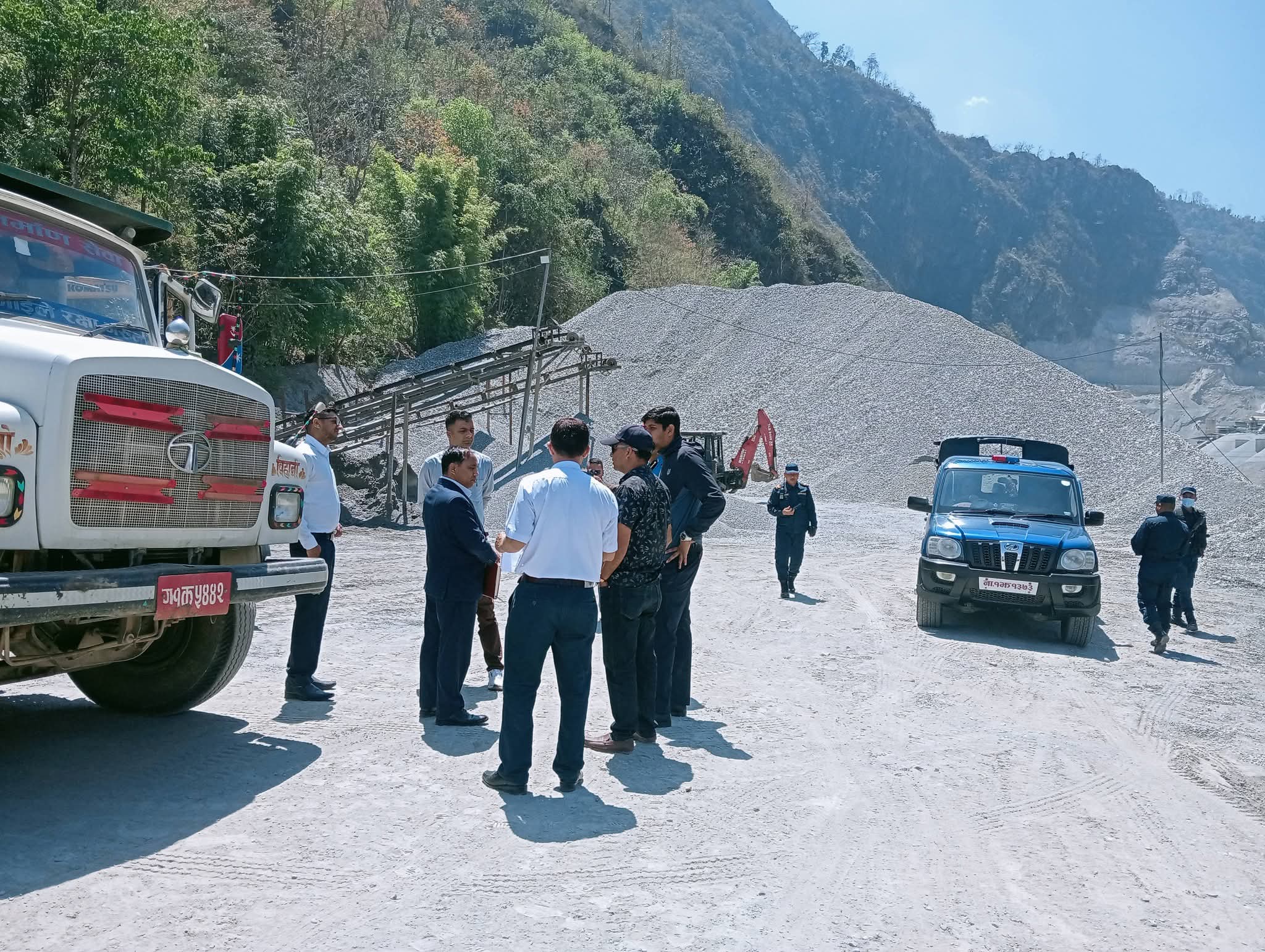 तनहुँका क्रसर उद्योगमाथि प्रशासनको अनुगमन