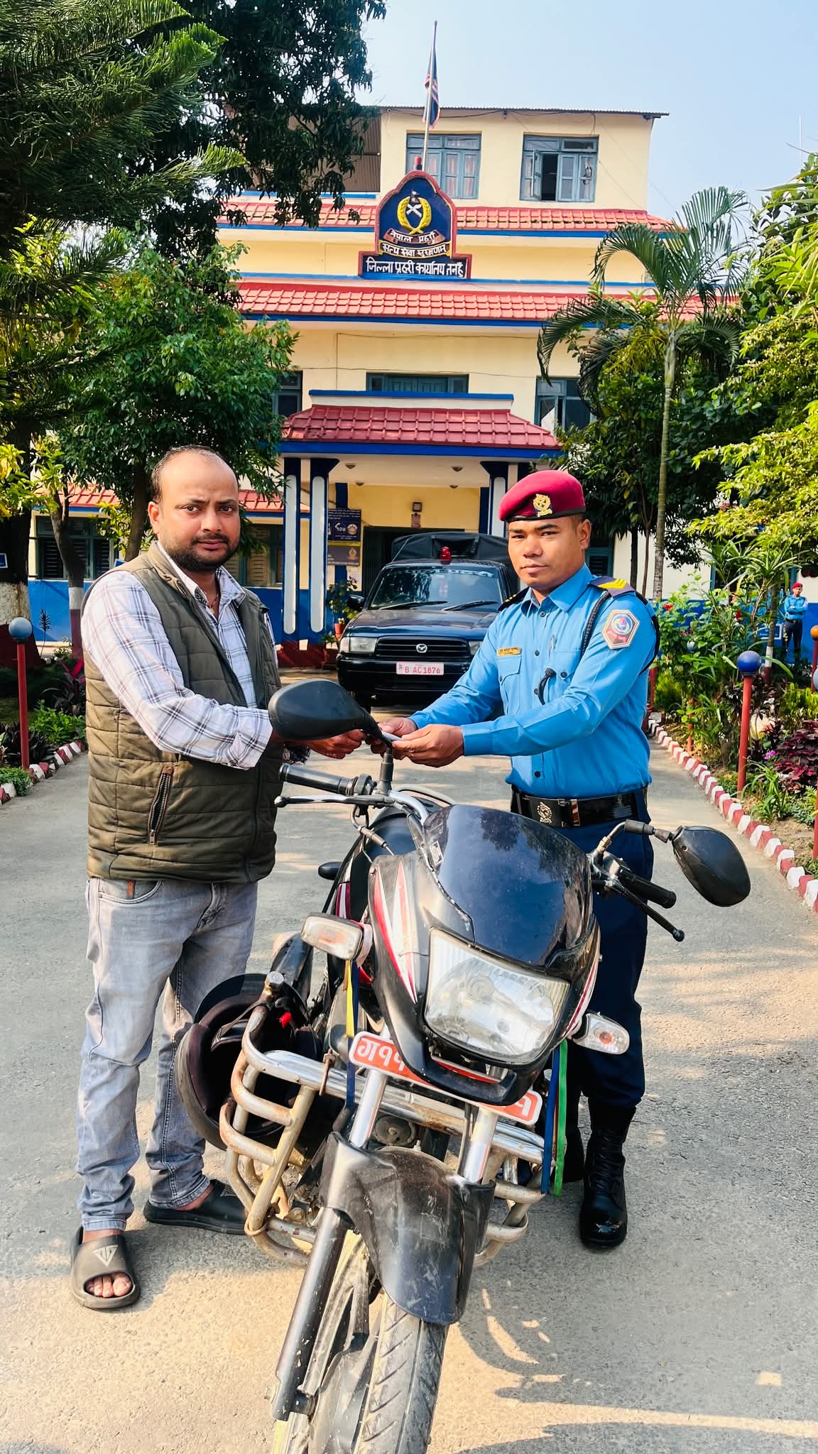 तनहुँ प्रहरी सक्रियता बढाउँदै, चोरीको मोटरसाइकल तत्काल फेला पारी धनीलाई बुझाइयो