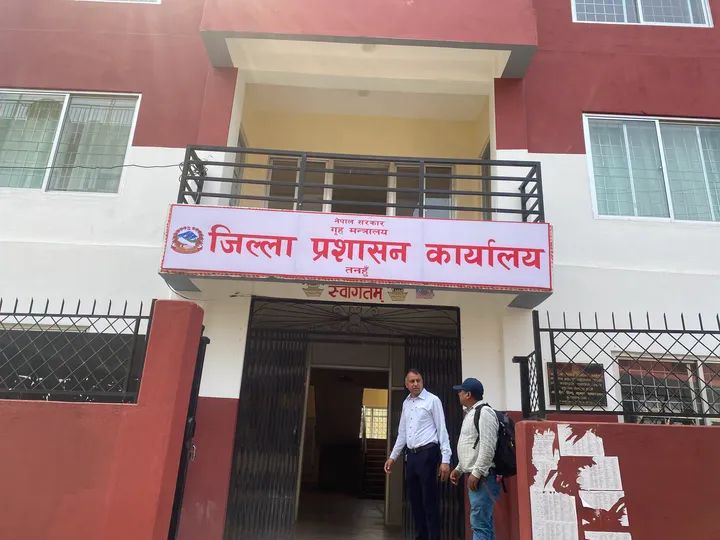 तनहुँमा सार्वजनिक जग्गा : गृहको ताकेतापछि प्रशासन एक्सनमा