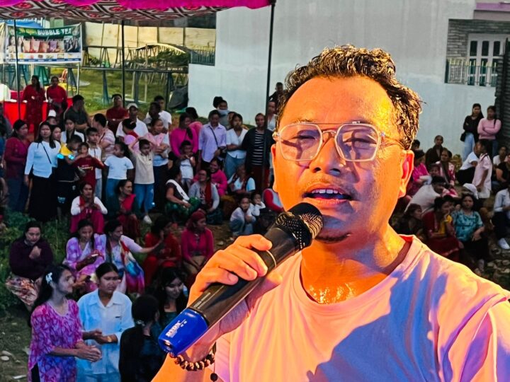 दमौलीमा जारी टाइगर ल्याण्ड महाेत्सवमा निश्चल थापाको बेजोड प्रस्तुति, दर्शक उत्साहित