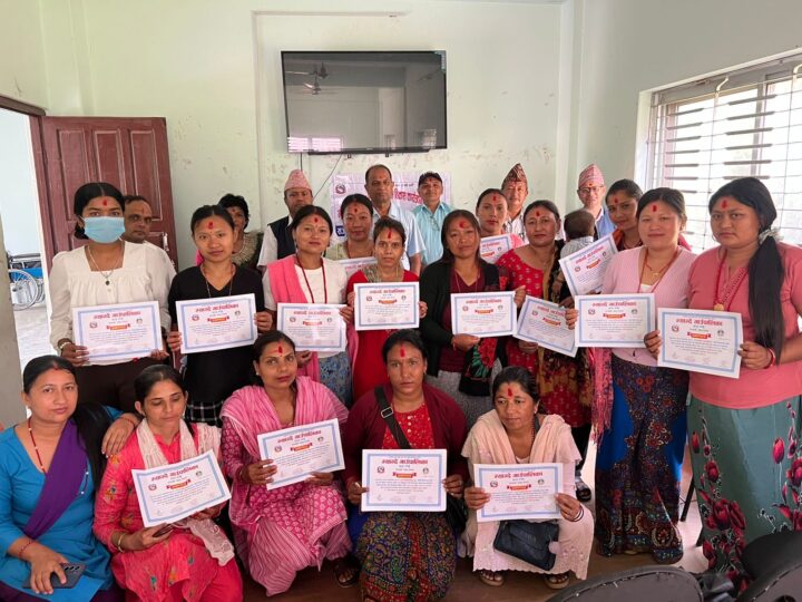 म्याग्देमा महिलालाई आत्मनिर्भर बनाउन क्रिस्टल गहना बनाउने तालिम सम्पन्न