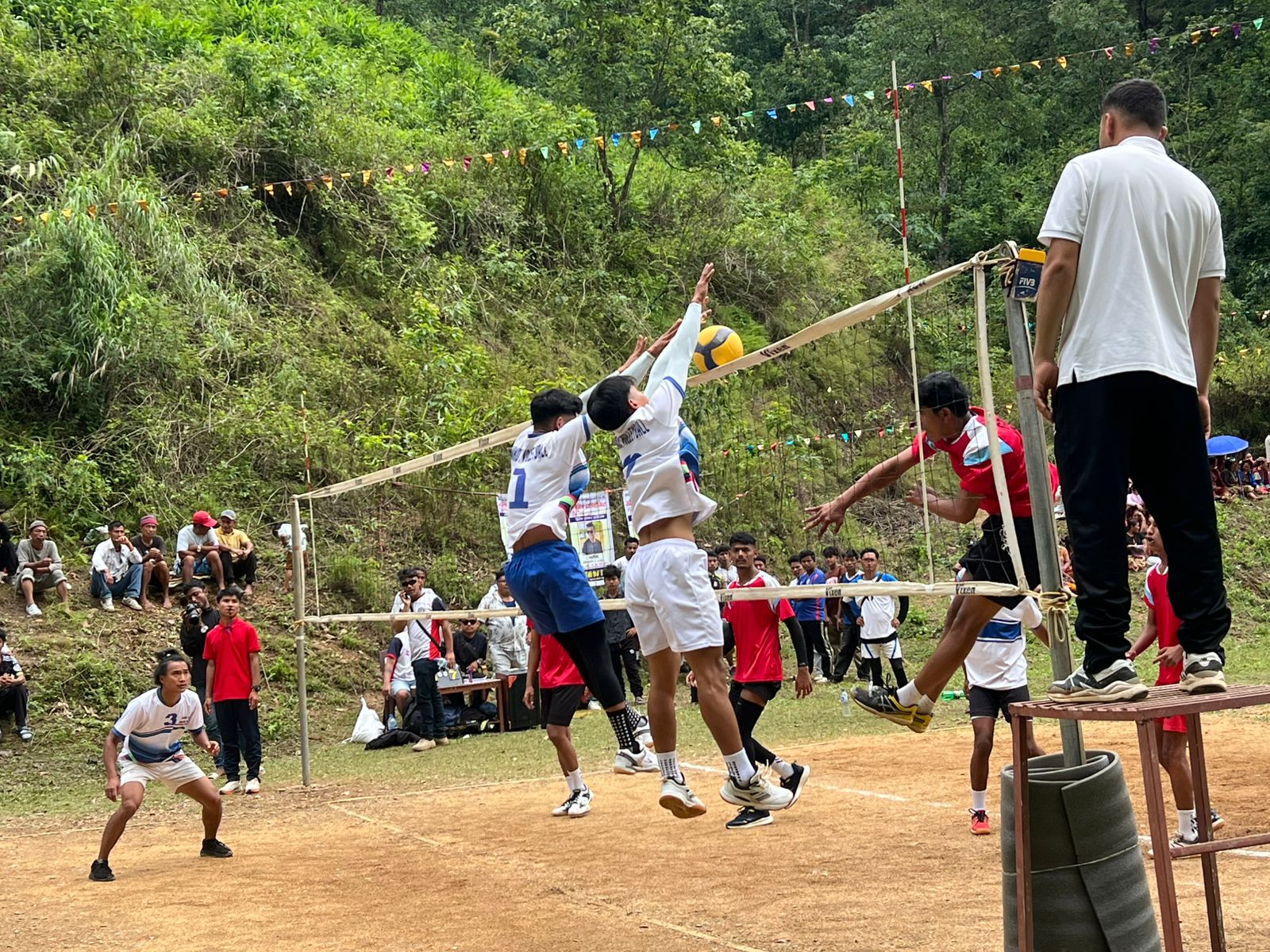 छोटो समयमै ठूलो पहिचान बनाउन सफल ‘द नाइन्टिज’ युवा क्लब, बरबोटेमा भलिबल प्रतियोगिताले साँगेलाई चिनायो