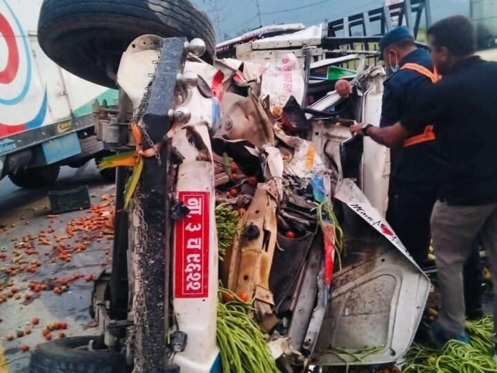 आँबुखैरेनीमा सवारी दुर्घटना : २ जना घाइते, एकको अवस्था गम्भीर
