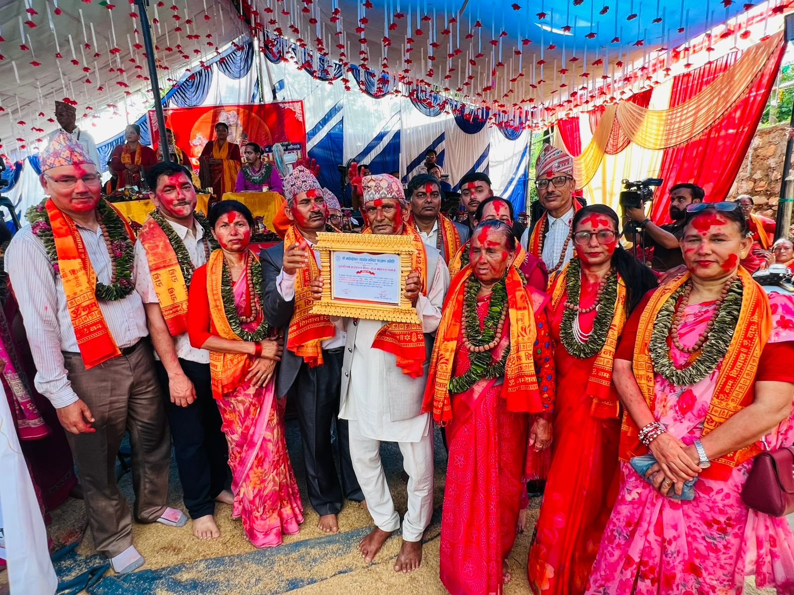 माझफाँटमा जारी पुरुषोत्तम महायज्ञमा दानको ओइरो, नगद ४० लाख सहित जग्गा दान !