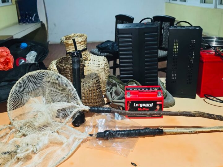 खोलामा करेन्ट लगाई माछा मार्ने ६ जना नियन्त्रणमा