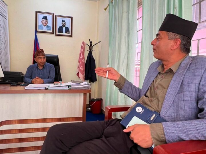 तनहुँ–२ का सांसद न्यौपानेद्वारा प्रमुख जिल्ला अधिकारीसँग भेट, विकास खर्च र सुकुम्बासी व्यवस्थापनबारे छलफल
