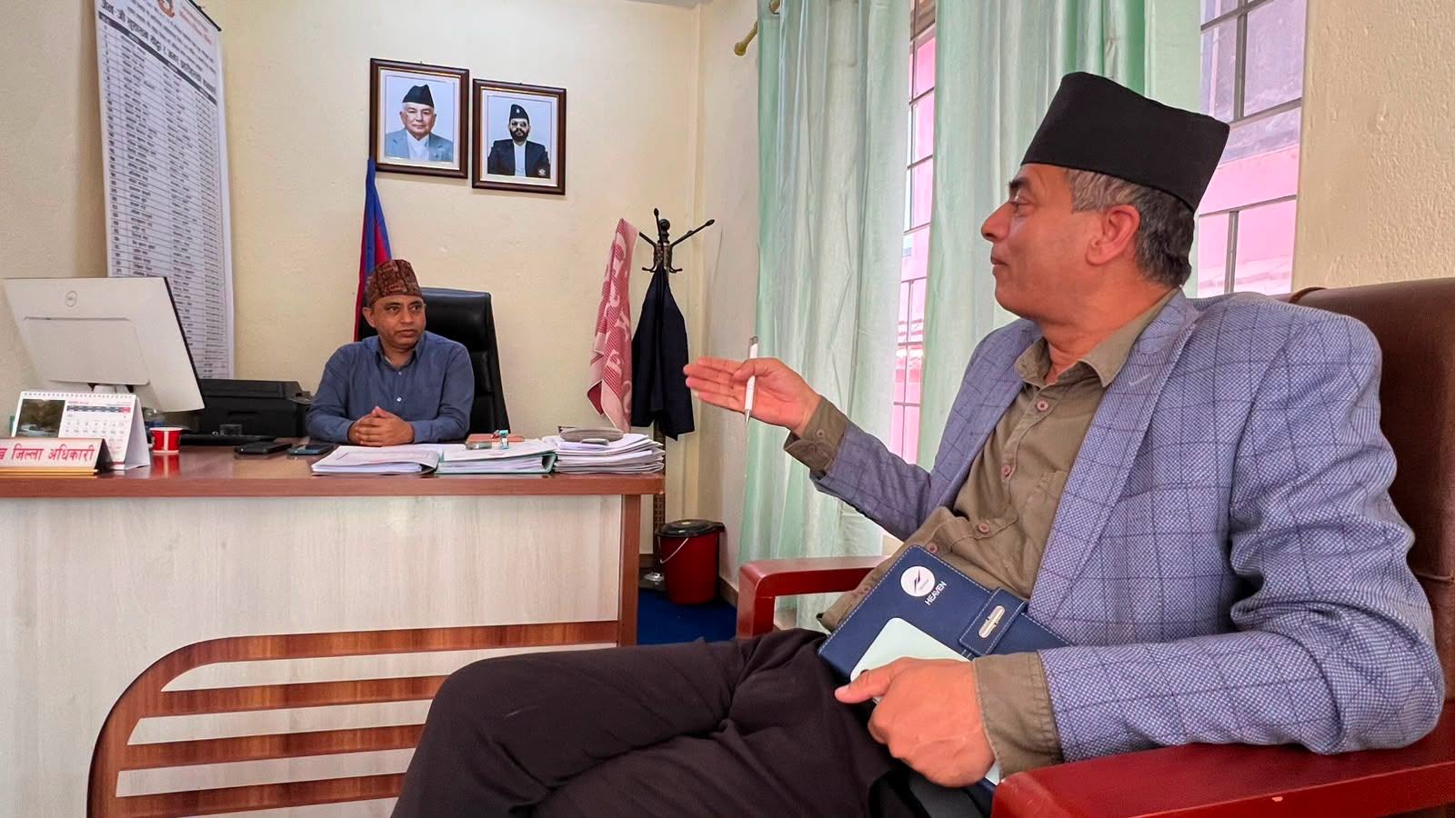 तनहुँ–२ का सांसद न्यौपानेद्वारा प्रमुख जिल्ला अधिकारीसँग भेट, विकास खर्च र सुकुम्बासी व्यवस्थापनबारे छलफल
