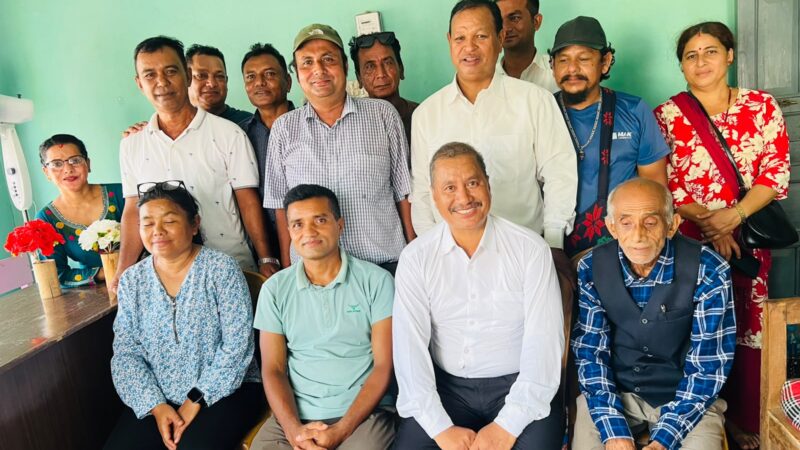 दमौलीमा विप्लव : ओली–प्रचण्डको एकता ‘क्षणिक मिलन’, रास्वपामाथि पनि प्रहार